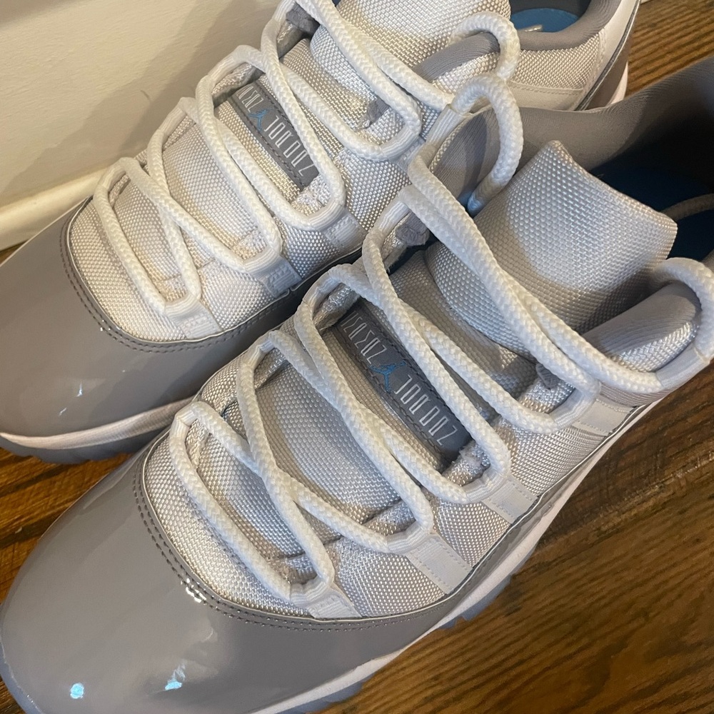 Retro 11 low cool grey